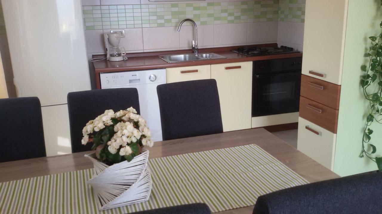 Apartments Marcic Bol Eksteriør billede
