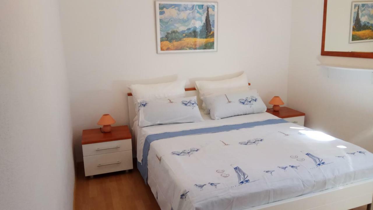 Apartments Marcic Bol Eksteriør billede